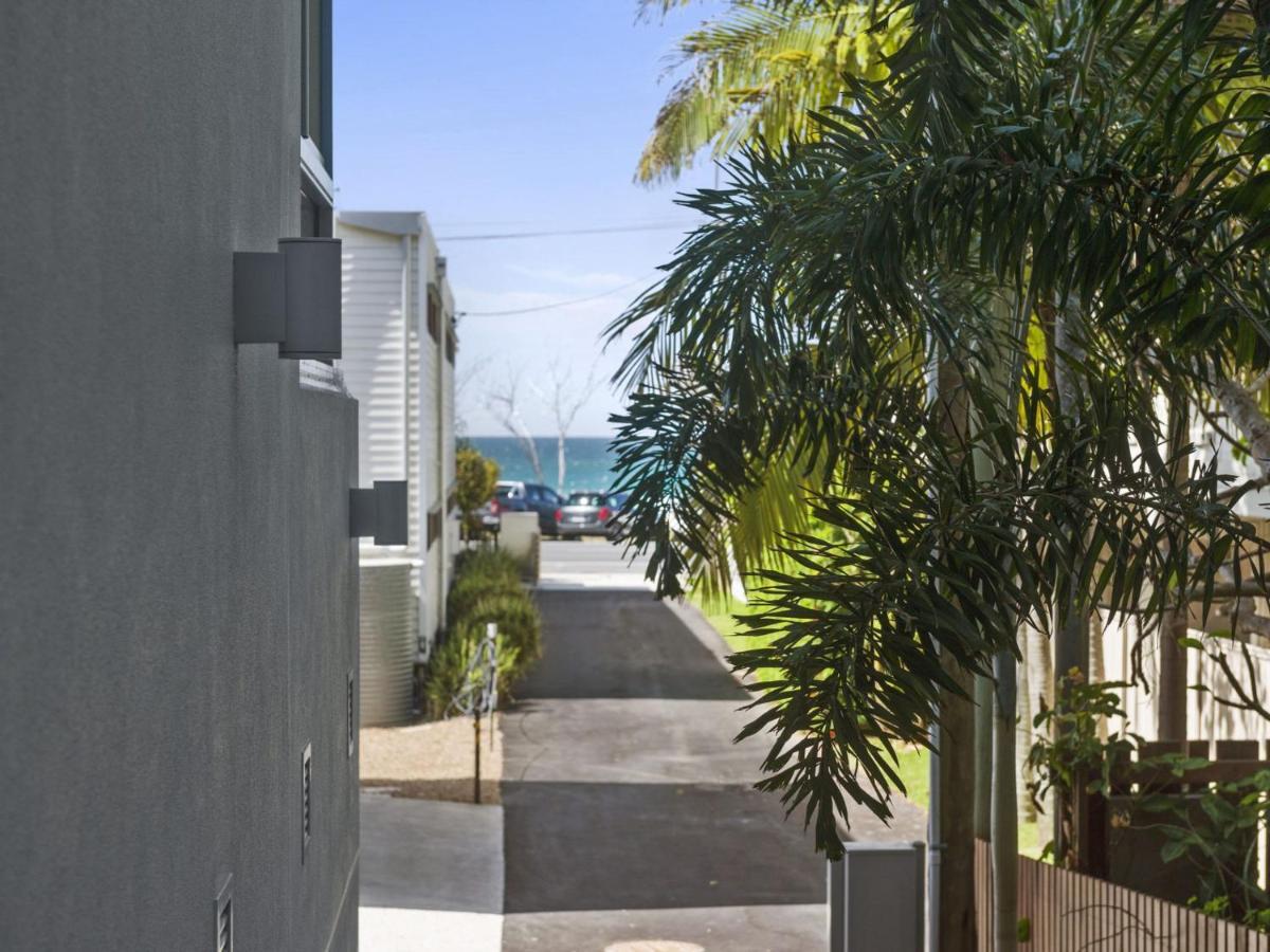 Luxury On Currumbin Beach Gold Coast Exterior photo